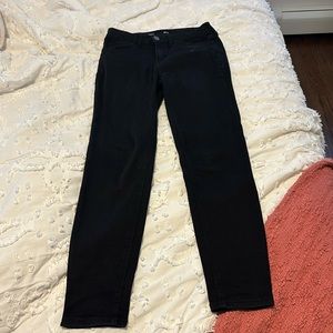 So low rise skinny jeans, size 3